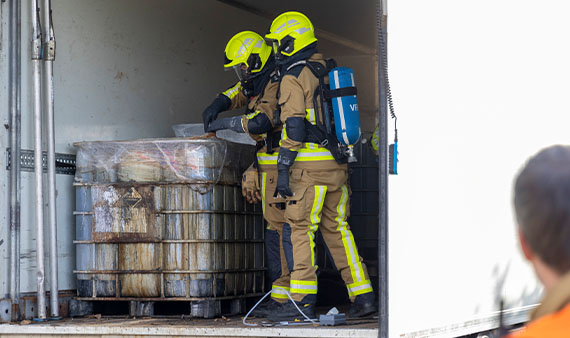 Vaten verdachte inhoud in Lijnden